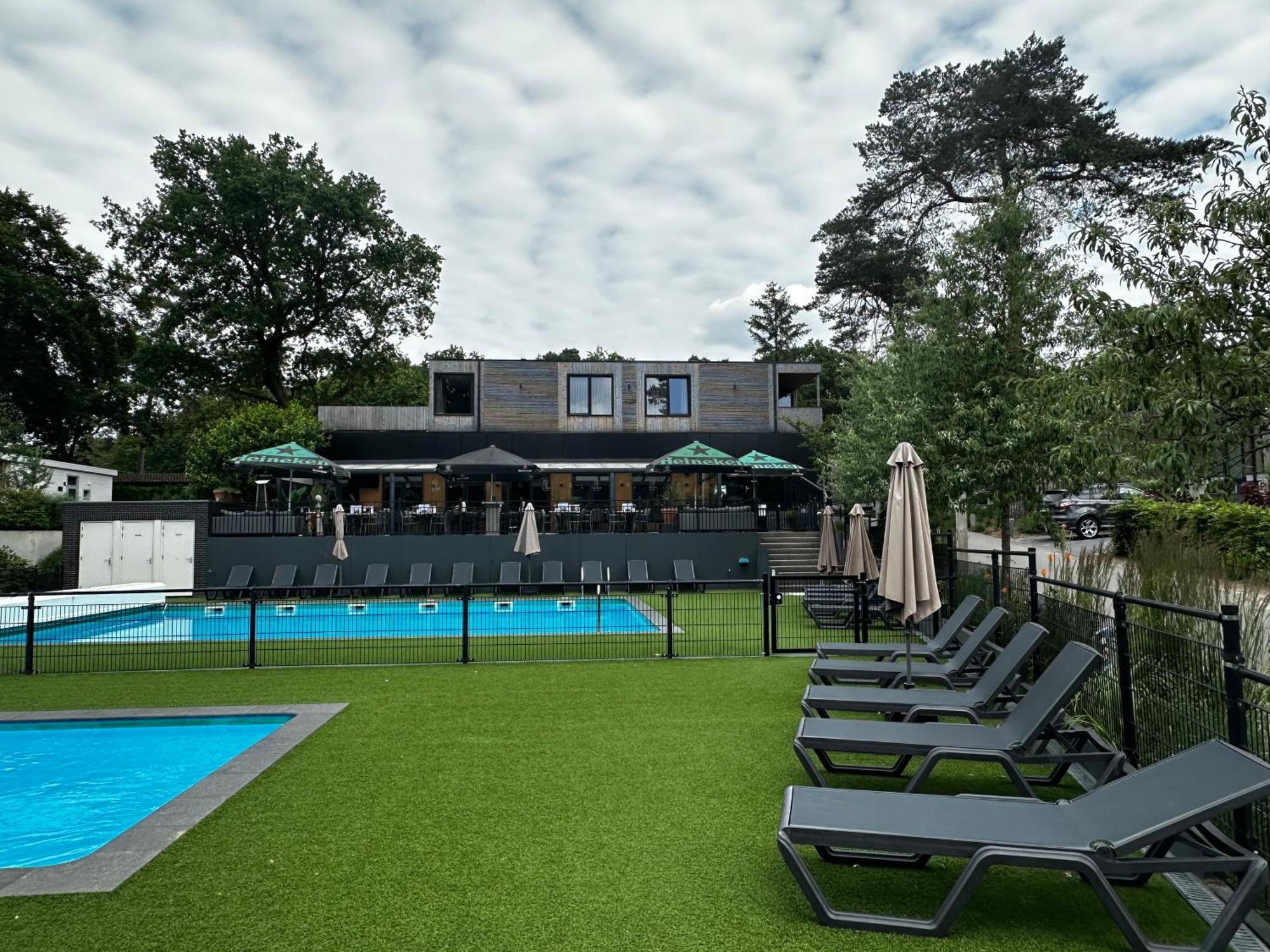Sfeervolle Blokhut Op De Veluwe Op Recreatiepark Topparken In Beekbergen Met Vrije Tuin En Eigen Parkeerplaats Exterior photo